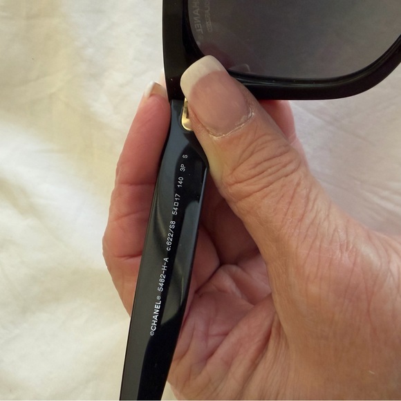 Black Cat-Eye Sunglasses with Pearl Accent - Women Accessories - Picture 5 of 8